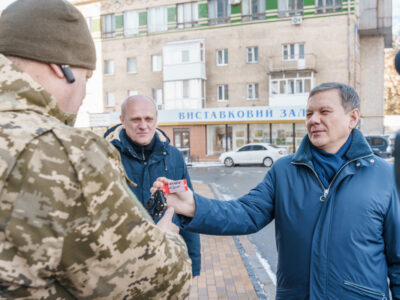 Вінничани передали автівку новоствореному військовому підрозділу  