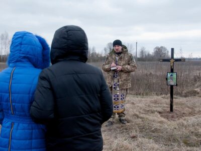 На Житомирщині встановили пам’ятний хрест на місці загибелі Героя України льотчика Олександра Бринжали  