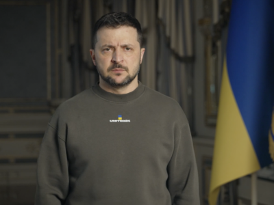 Не можна бути подумки далеко від війни, підтримуйте наших бійців, коли це можливо — Президент України  