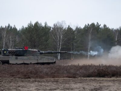 «Королівські канадці» навчають українських танкістів бронетанкового мистецтва  