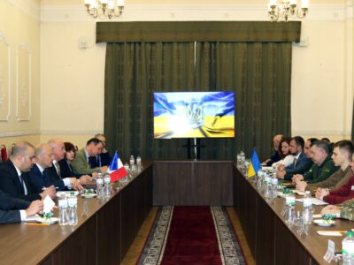У Міноборони відбулася зустріч з делегацією оборонного відомства Франції  