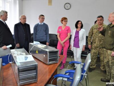Науковці-аграрники передали військовим медикам унікальні системи очищення повітря  