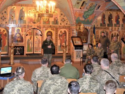 Військово-медичні капелани — це місток між пораненим, його родиною та лікарями  