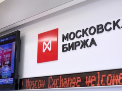 Коли права рука не відає, що робить ліва  