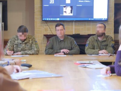 Рідні воїнів окремої механізованої бригади зустрілися з представниками Координаційного штабу  