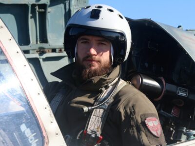 Від влучання перших ракет по російській колоні відбулася детонація машин з боєкомплектом — командир ескадрильї Ростислав Лазаренко  