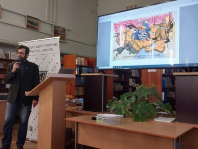 5 міфів про синьо-жовтий, або Як вороже ІПСО крутить прапором України  