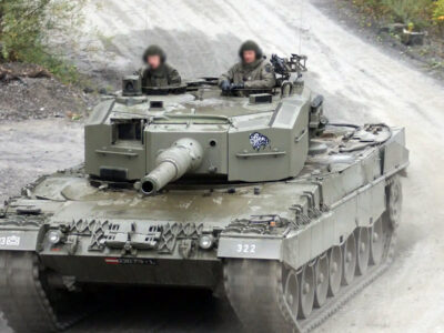 Українські танкісти продовжують опановувати танки Leopard в іспанській Сарагосі  