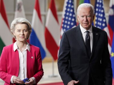 Президент США обговорив з главою Єврокомісії безпекову підтримку України  