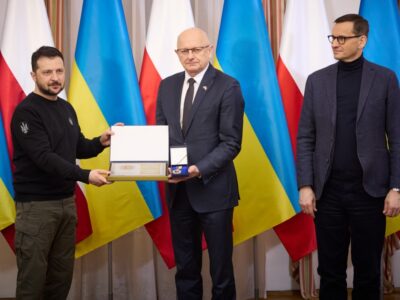 Володимир Зеленський вручив мерам польських міст почесні відзнаки «Місто-рятівник»  