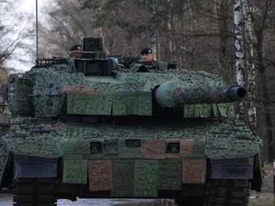 Швейцарія відправила першу партію танків Leopard 2 до Німеччини  
