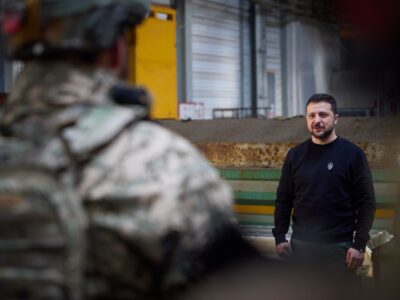 Глава держави відвідав передові позиції українських захисників на Донеччині ﻿  