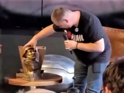 Хто кому «воєнкор»?  