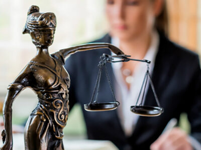 Безоплатна правнича допомога учаснику бойових дій: куди звертатися та як можуть допомогти юристи  