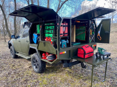 Харківські волонтери створили для Сил оборони майстерню на колесах  