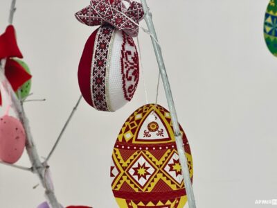 «Великоднє дерево надії»: у Хмельницькому триває акція на підтримку поранених воїнів  