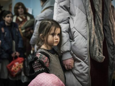 На Херсонщині рашисти планують вивозити українських жінок та дітей до рф  