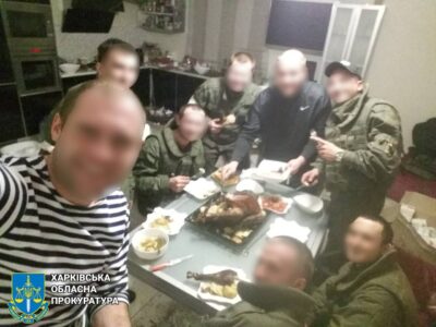Судитимуть 9 російських військових, які пограбували приватний будинок на Харківщини  