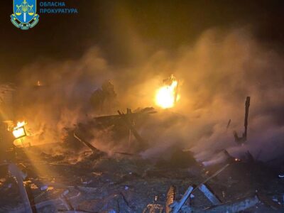 На Херсонщині внаслідок чергового обстрілу під завалами загинула жінка  