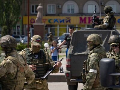 На тимчасово окупованих територіях загарбники посилюють тиск на мирних жителів  