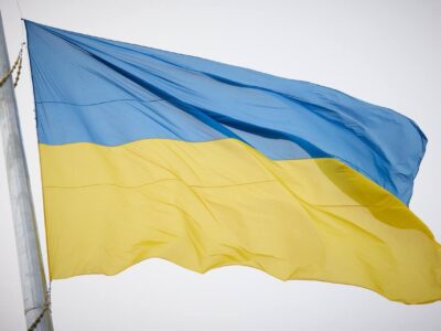 Щиро вітаю українців та всіх християн, які сьогодні відзначають Великдень — Президент України  