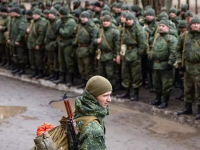 Ворог зберігає військову присутність у прикордонних з Україною районах  