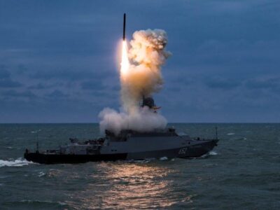 У Чорному морі на бойовому чергуванні перебувають 12 ворожих кораблів, серед яких 1 носій крилатих ракет «калібр»