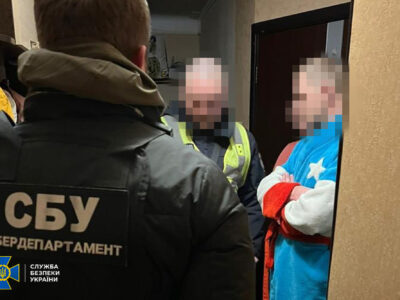 Викрито шахраїв, які виманювали гроші в охочих виїхати із Бахмута  