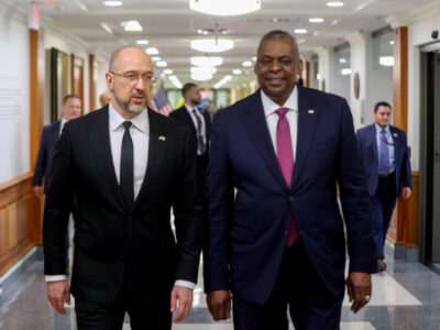 Прем’єр-міністр України обговорив із Міністром оборони США військову підтримку нашої країни  