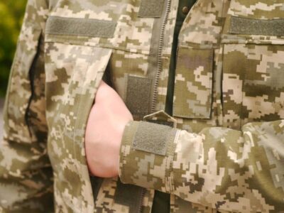 Проблем щодо забезпечення літньою формою одягу українських захисників немає  
