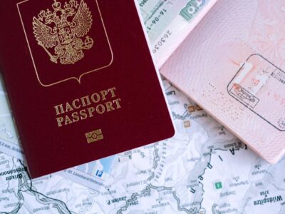 На Херсонщині окупанти погрожують конфіскацією майна та депортацією за відмову від паспорта рф  