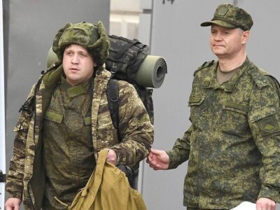 Окупанти готуються кинути в бій нову партію завербованих ув’язнених осіб  