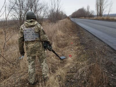 У межах співпраці з міжнародними операторами протимінної діяльності підготовлено 30 саперів ДССТ  