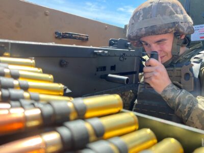 Українські морпіхи підтримують навички з вогневої підготовки