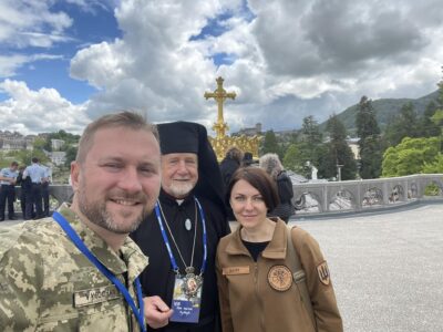 Учасники Міжнародного паломництва до Люрду бажають перемоги захисникам України  