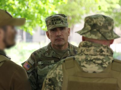 Генерал Армії США Ендрю Поппас відвідав курси підготовки українських військовослужбовців у Великій Британії  