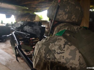 Оборона Мар’їнки: репортаж із передових позицій  