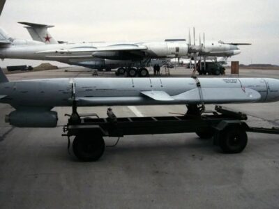 росія почала рахувати гроші, або Що відомо про нову крилату ракету Х-50  