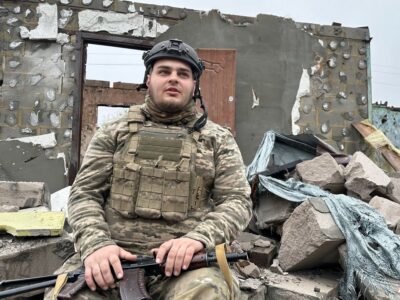 Оборона Мар’їнки: наші десантники вп’ятьох відбили штурм російської роти  