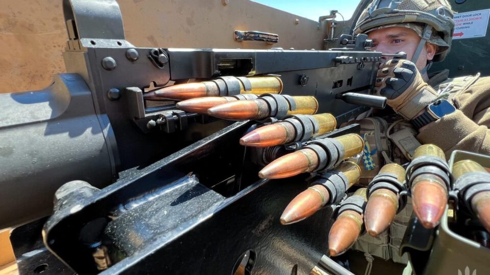 «Або заходять малими групами, або „залітають“ на техніці»: морські піхотинці розповіли, як обороняють Мирноград  