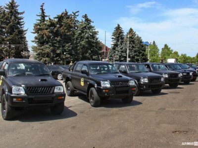 Два десятки позашляховиків, вантажівки й багі — ВМС ЗСУ отримали чергову допомогу від українських аграріїв  