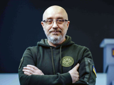 Олексій Резніков подякував американському колезі за черговий пакет військової допомоги  