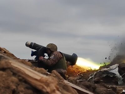 У перші хвилини бою розрахунки джавелінщиків спалили два російських Т-72  
