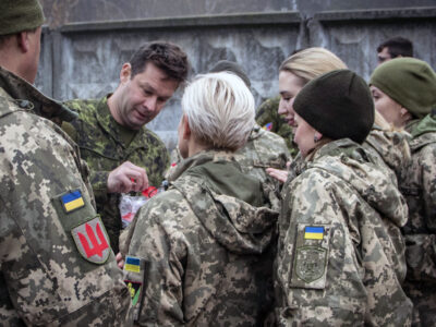 Канадські та латвійські військовослужбовці навчатимуть українських молодших офіцерів у Латвії  
