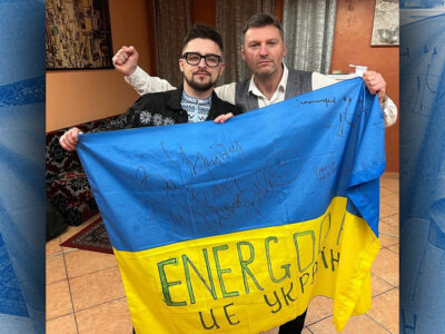 Прапори від Залужного та героїв Бахмута — українські артисти Юлік та Заліско в Іспанії не лише співатимуть, а й розігруватимуть патріотичні лоти  