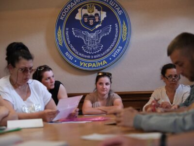 Рідні полонених захисників, щоб отримати документи, мають звертатися із запитами через ТЦК та СП  