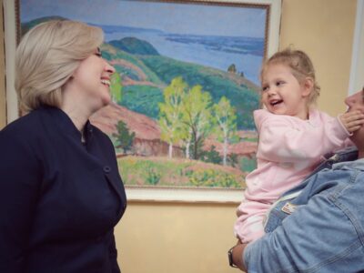 З тимчасово окупованих територій повернуто 2-річну доньку українських військових