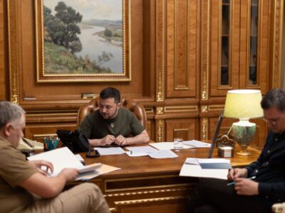 Президент України провів телефонну розмову з Прем’єр-міністром Норвегії Йонасом Гаром Стере  