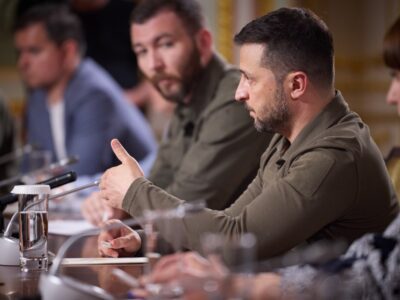 Ті, хто все ще мають певні важелі впливу на Росію, можуть сприяти поверненню українських дітей і звільненню з полону цивільних громадян України — Володимир Зеленський  