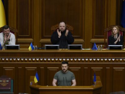 Ніхто не має права визначати долю України, не питаючи наших героїв — Володимир Зеленський  